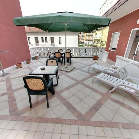 Hotel Malibran Lido di Jesolo Exteriör bild