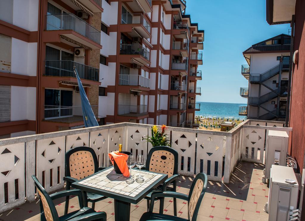 Hotel Malibran Lido di Jesolo Exteriör bild