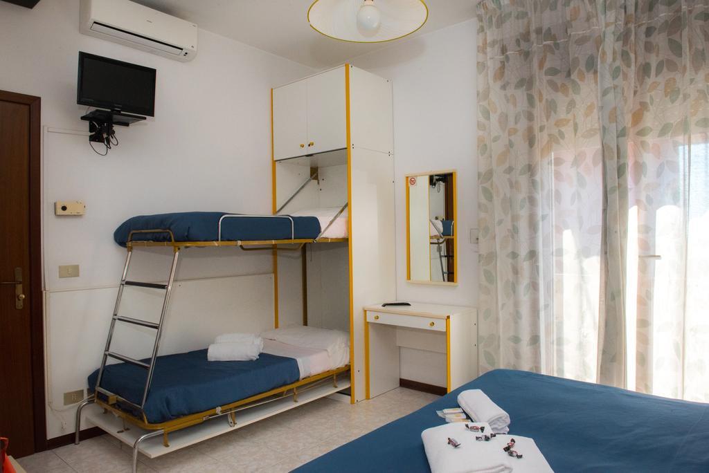 Hotel Malibran Lido di Jesolo Exteriör bild