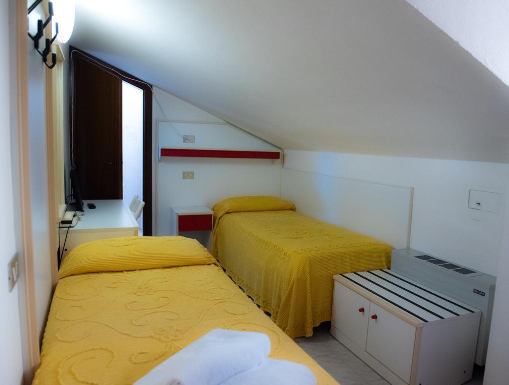 Hotel Malibran Lido di Jesolo Exteriör bild